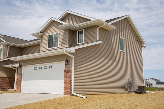 Primary Photo - 6355 Pawnee Ln