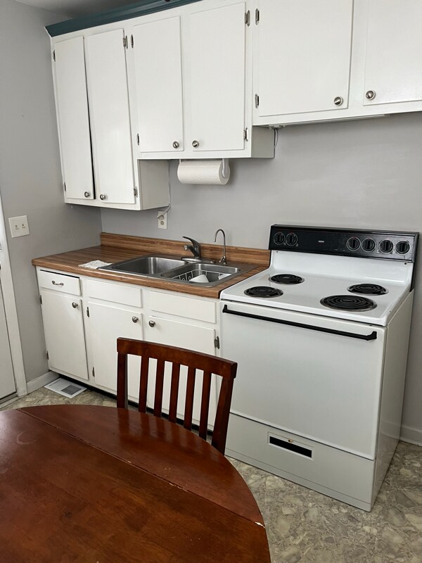 Building Photo - 414 Kinsey Blvd