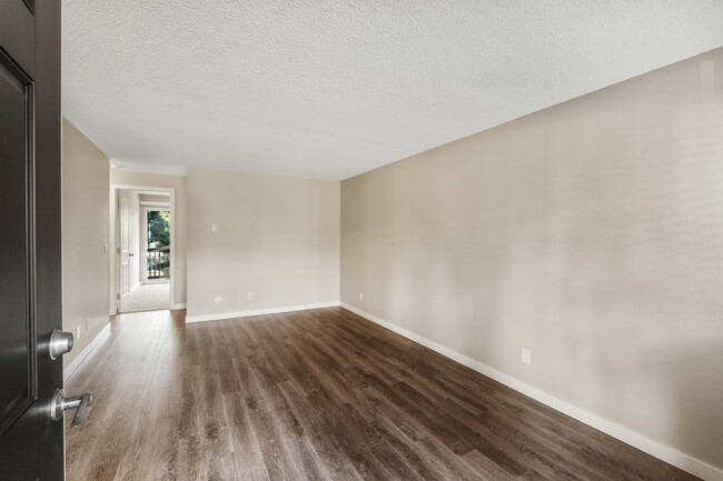 Building Photo - Canyon Ridge Apartment