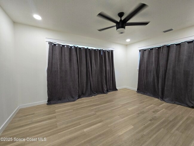 Building Photo - 2417 Colonial Dr