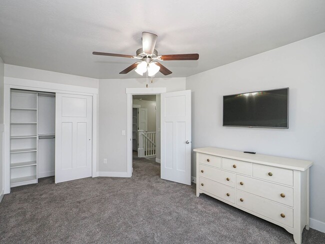 Building Photo - 69 S Serrata Ln