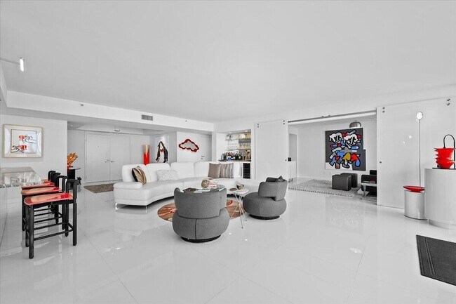 Building Photo - 5280 N Ocean Dr