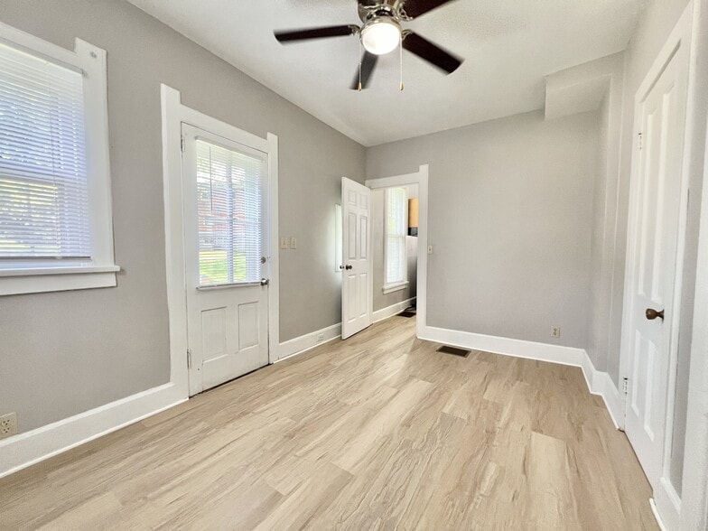 Building Photo - 28 N Atwood Ave