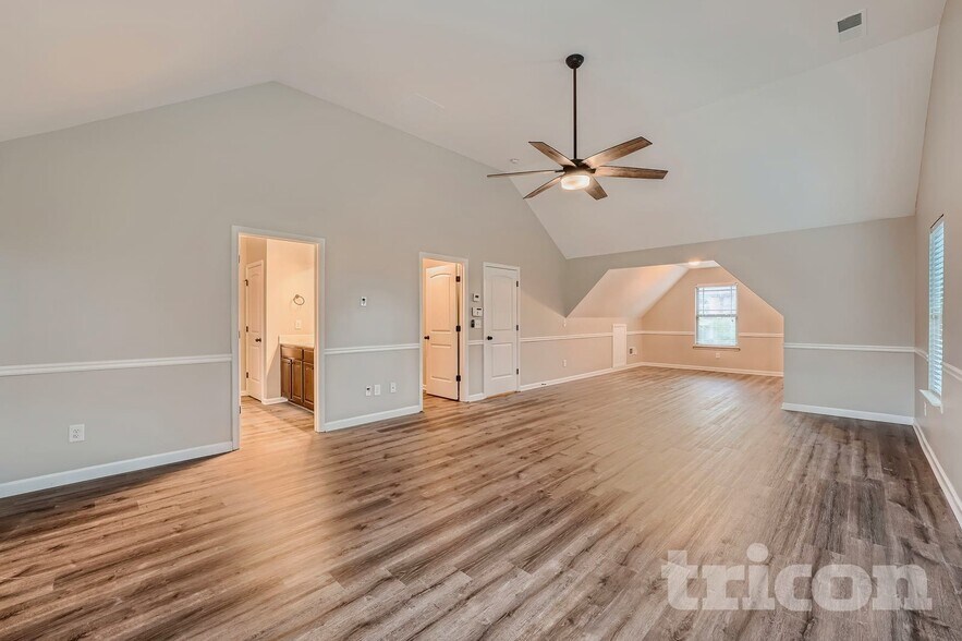 Building Photo - 4025 Trimrose Ct