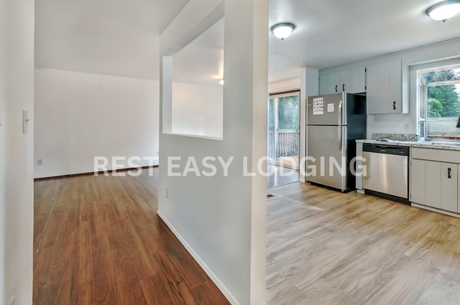 Building Photo - 2210 27th Ave SE