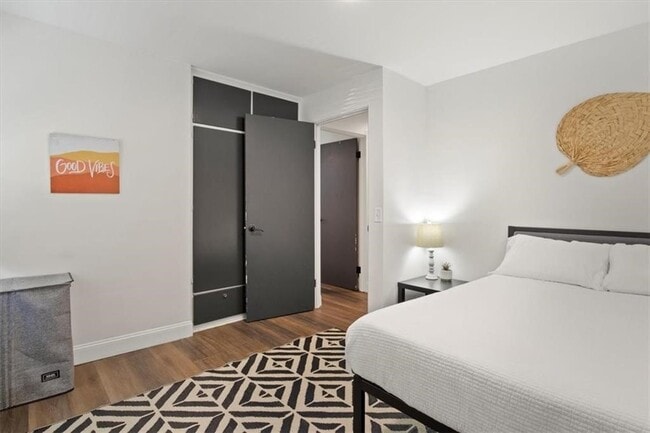 Building Photo - 130 Raleigh St