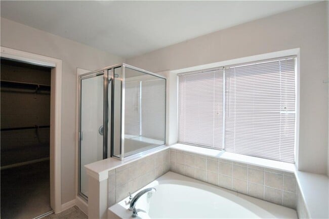 Building Photo - 8000 Tonkinese Dr