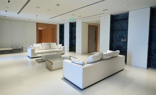 Building Photo - 300 Biscayne Blvd