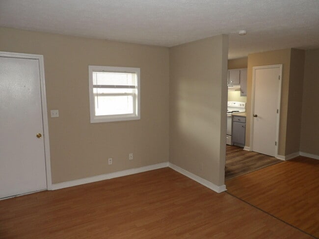 Building Photo - 35 Ashwood Ct