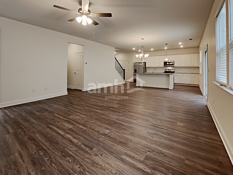 Building Photo - 119 Fairway Crossing Way