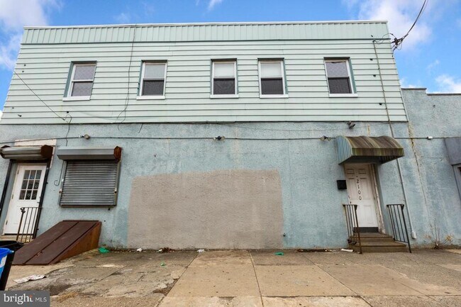 Building Photo - 2100 S Lambert St