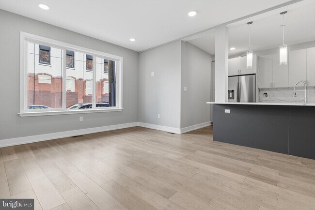 Building Photo - 1111 S 24th St
