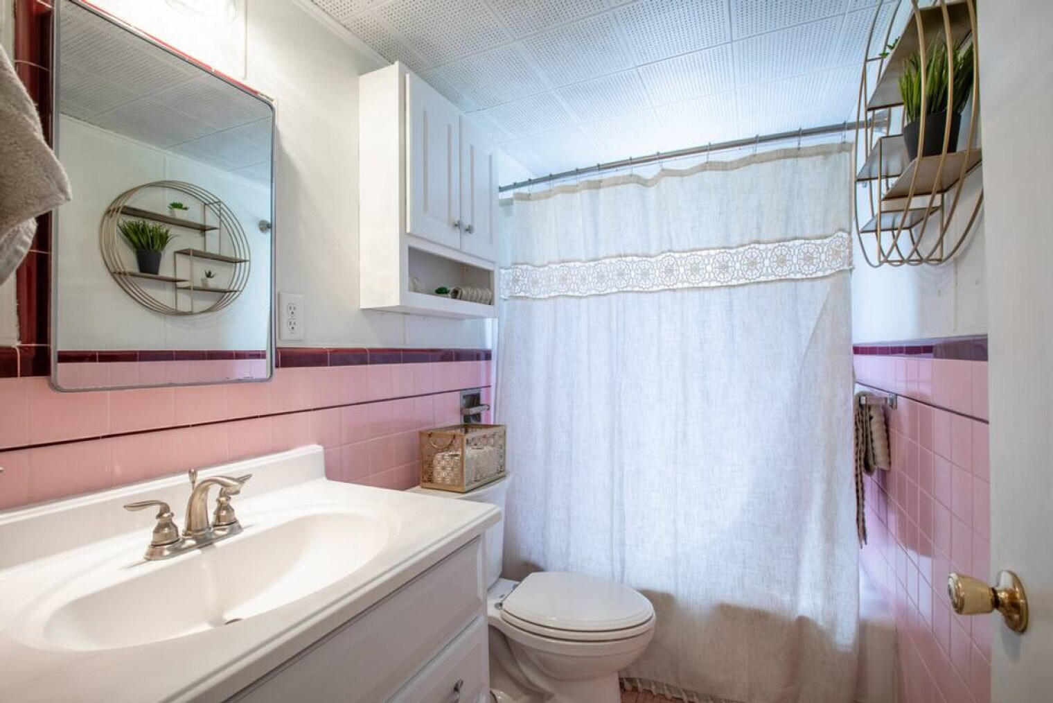 Building Photo - 237 N Center St