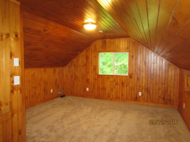 Building Photo - Beautiful Country Cabin