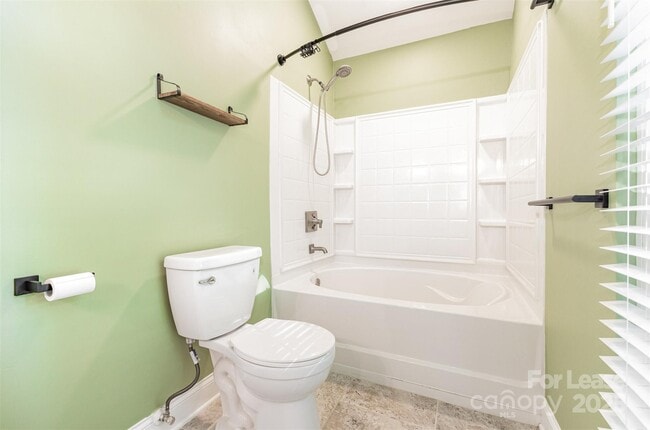 Building Photo - 100 Aurora Ln