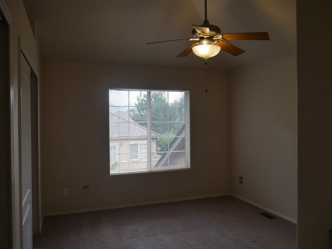 Building Photo - 4 Bed / 3.5 Bath in University Park with AC