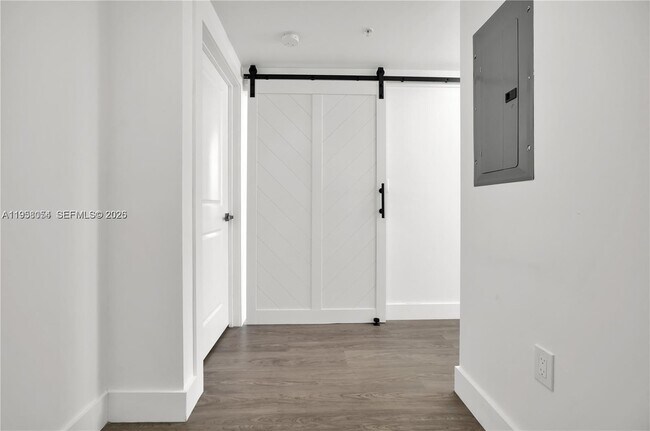 Building Photo - 1620 NW 18th St