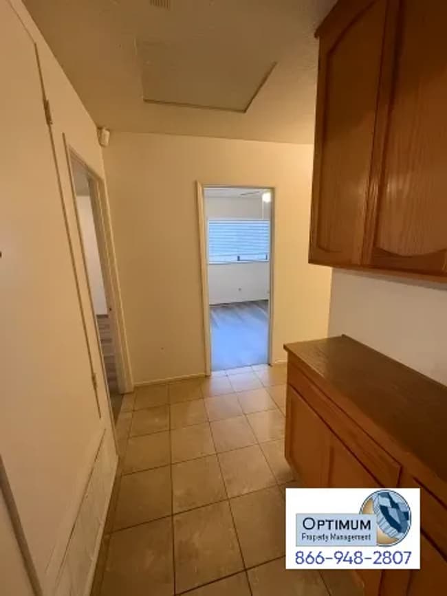 Building Photo - Beautiful 4-bedroom 2-bathroom home.