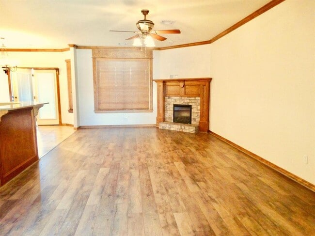 Building Photo - 566 W Alamo Ct Way