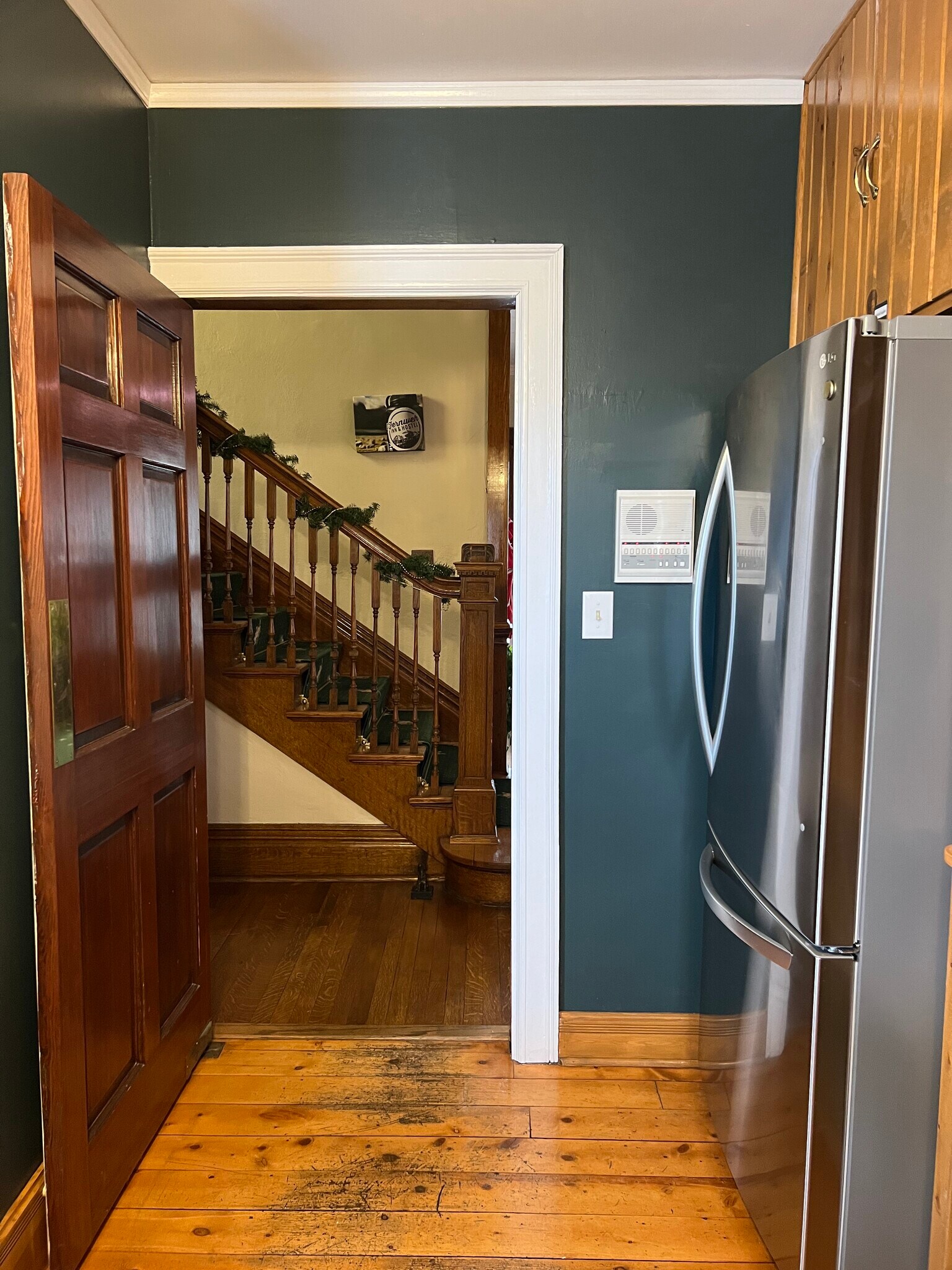 Building Photo - 616 W Mulberry St