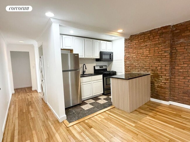 Building Photo - 181 MacDonough St