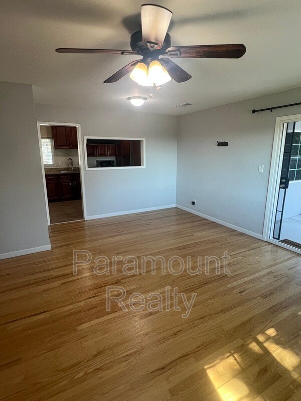 Building Photo - 30407 Treeview St