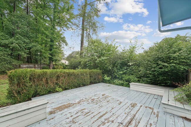 Building Photo - 1610 S Wade Ave