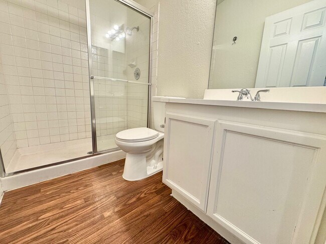 Building Photo - BRIGHT 2-BED CONDO LOCATED CENTRAL LAS VEGAS CONDO