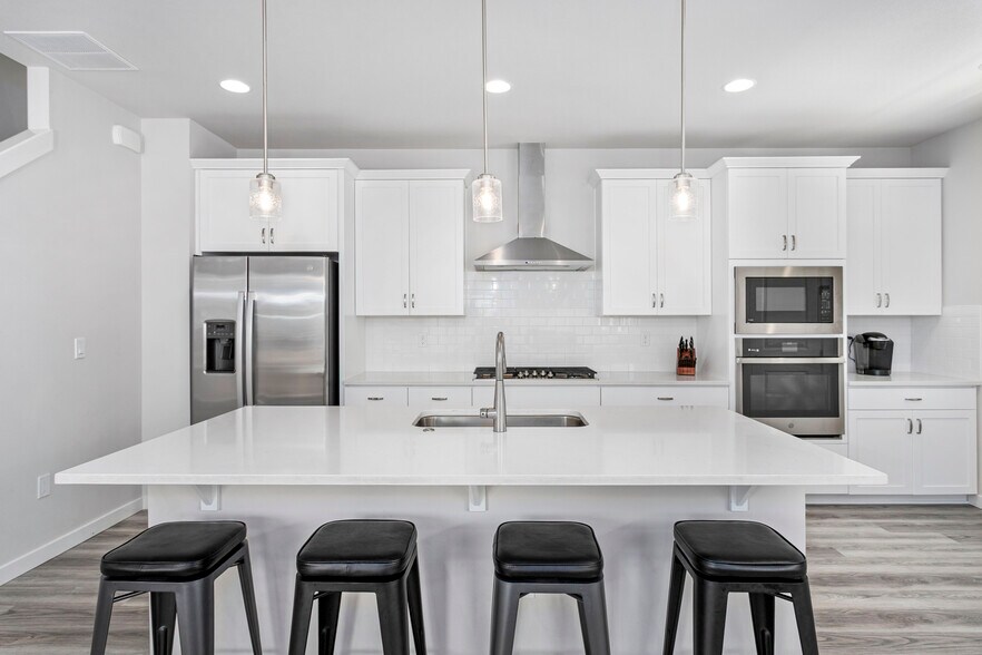 Kitchen - 6533 SW Lupine Ln