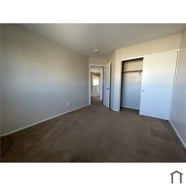 Building Photo - 2 Story Home with Gorgeous Tile Floors Downstairs