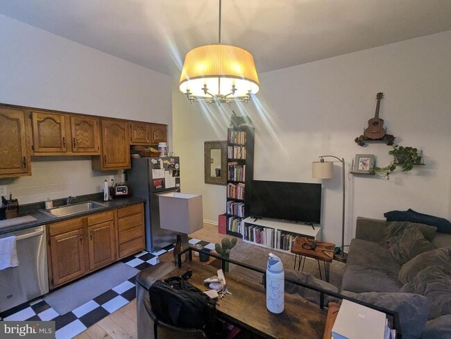 Building Photo - 251 S 21st St