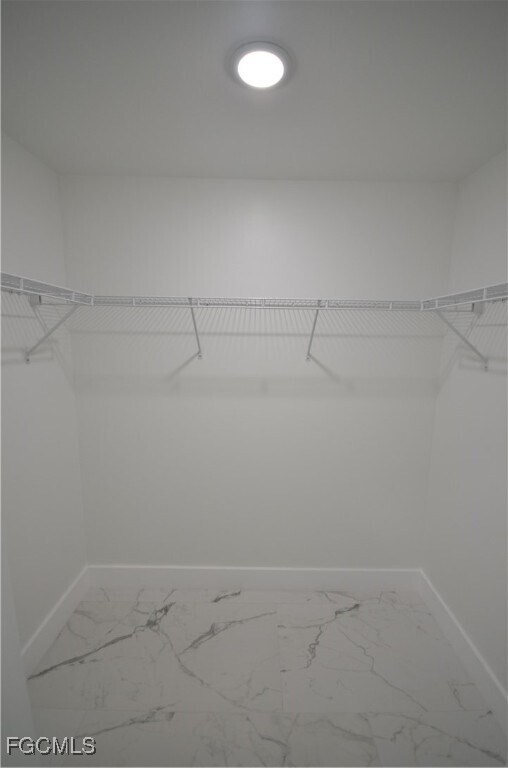 Building Photo - 1242 Hathor St E