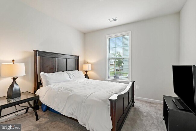 Building Photo - 6052 Krantz Dr