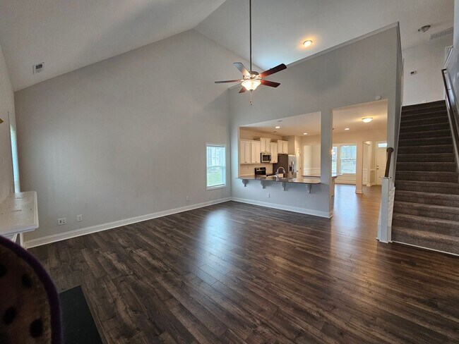 Building Photo - NEW LISTING!!!!!