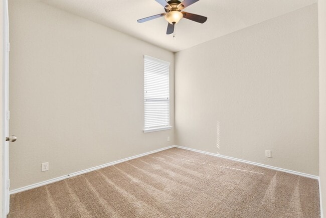 Building Photo - 515 Sage Thrasher