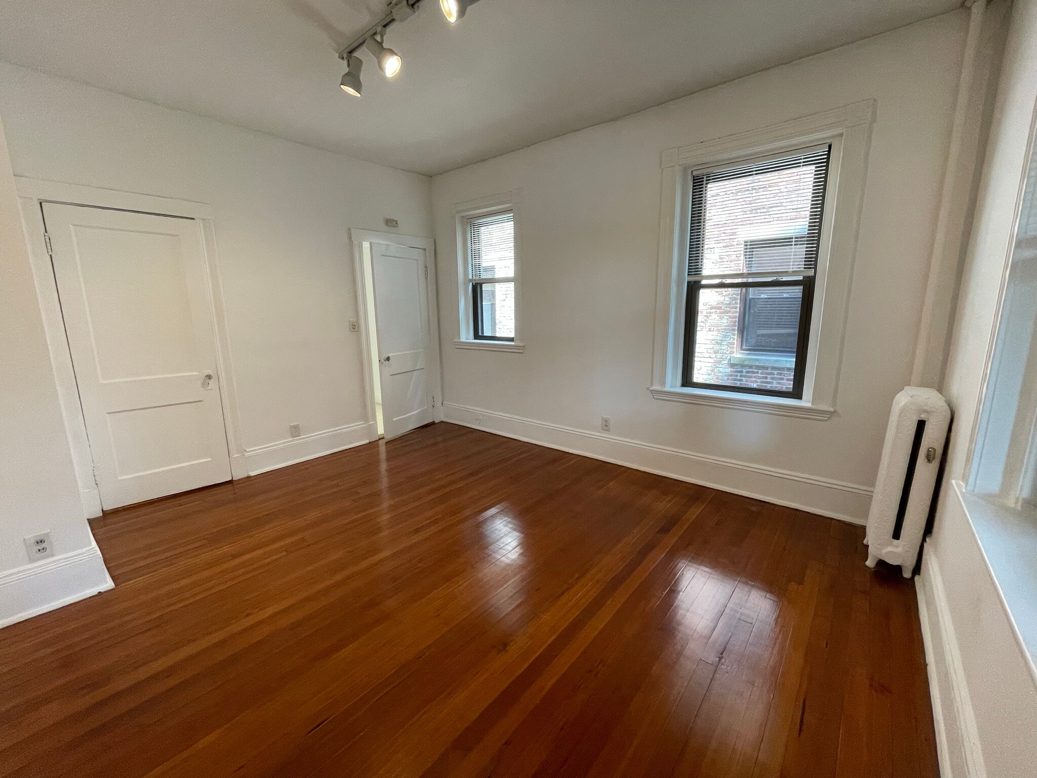 Building Photo - 1870 Commonwealth Ave