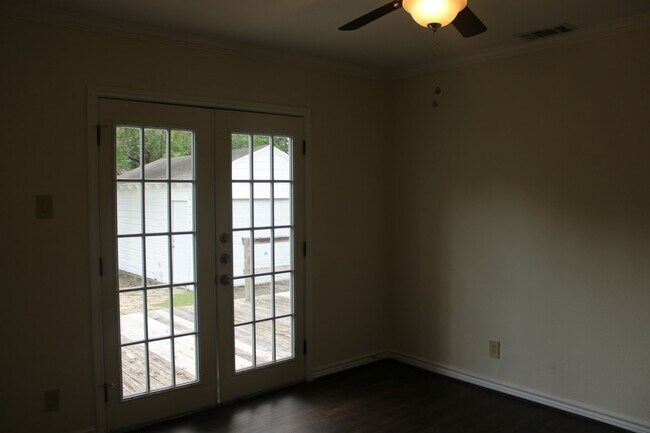 Building Photo - 1237 Centerville Rd