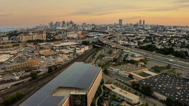 Building Photo - 375 Canal St