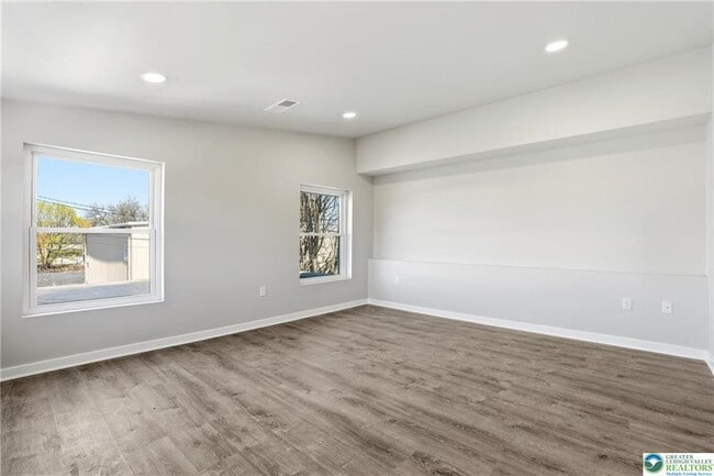 Building Photo - 1425 W Gordon St