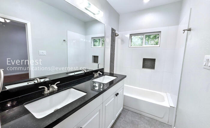 Building Photo - 6701 Paris St