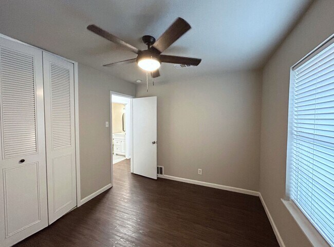 Building Photo - Close to UTSA - 3/2 Home for Rent