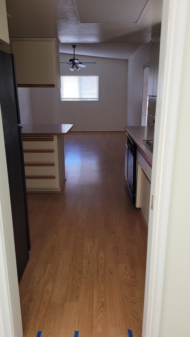 Building Photo - Freshly painted 3/2 house for rent near Cactus and SR51-MM