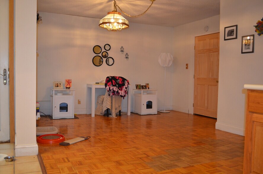 Building Photo - 5681 Fullview Heights Dr