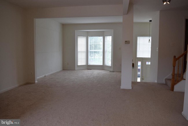 Building Photo - 45006 University Dr