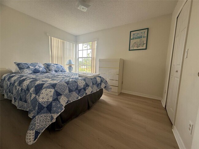 Building Photo - 2459 Sweetwater Club Cir