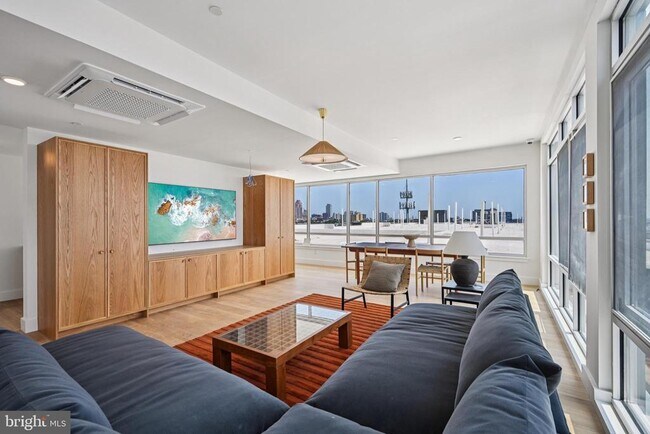 Building Photo - 2101 Washington Ave