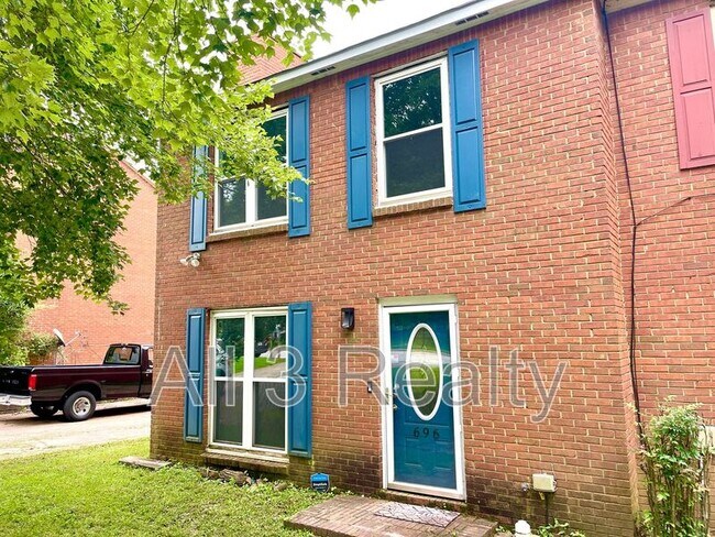 Primary Photo - 696 Redland Dr