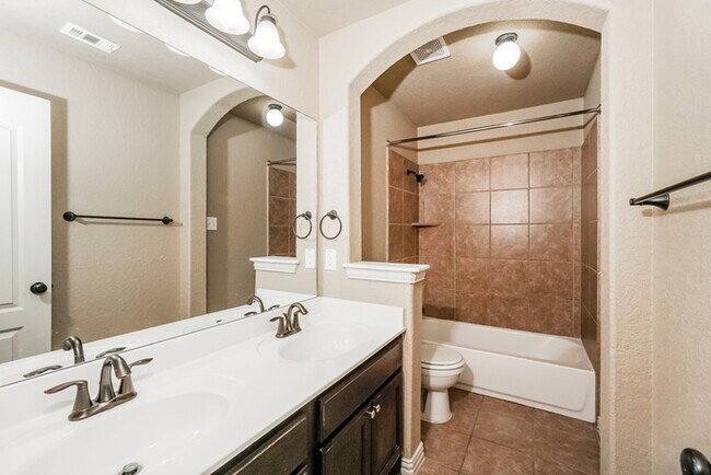 Building Photo - 6415 Diego Ln