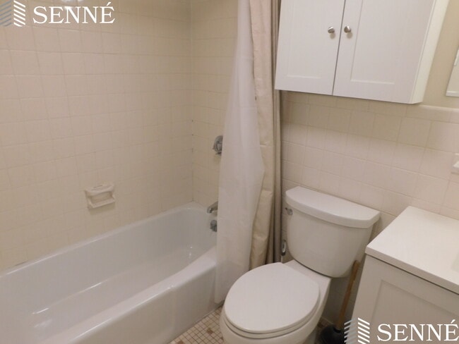 Building Photo - 44 Concord Ave