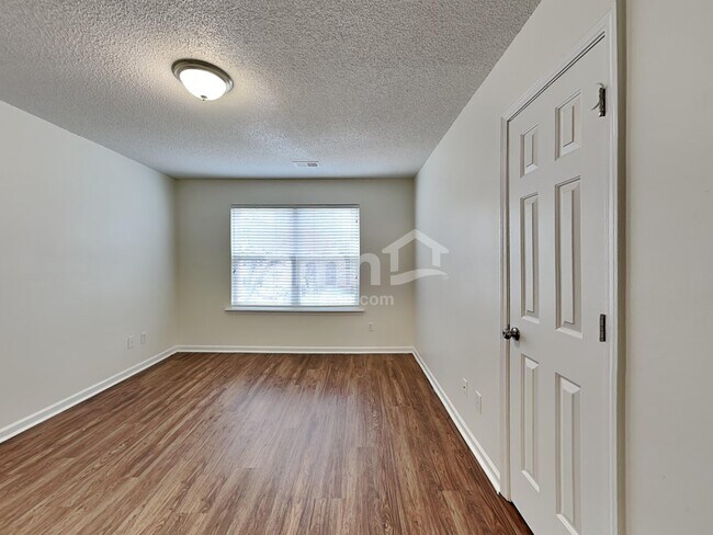 Building Photo - 520 Dogwood Creek Pl